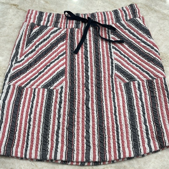 Caslon | Drawstring Waist Quilted Mini Skirt | Red, Black, White Striped | XS - Picture 1 of 8